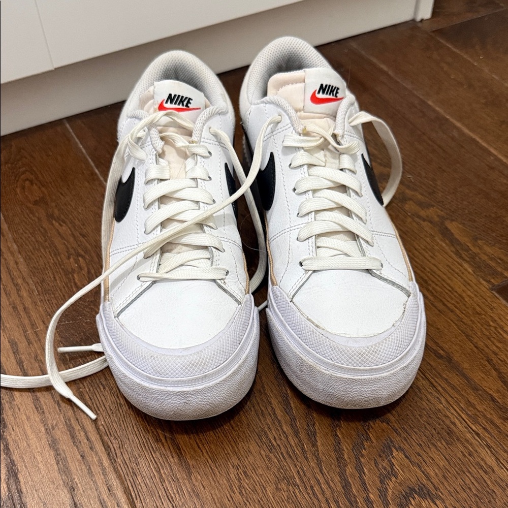 Nike women’s sneakers size 8 Court Legacy